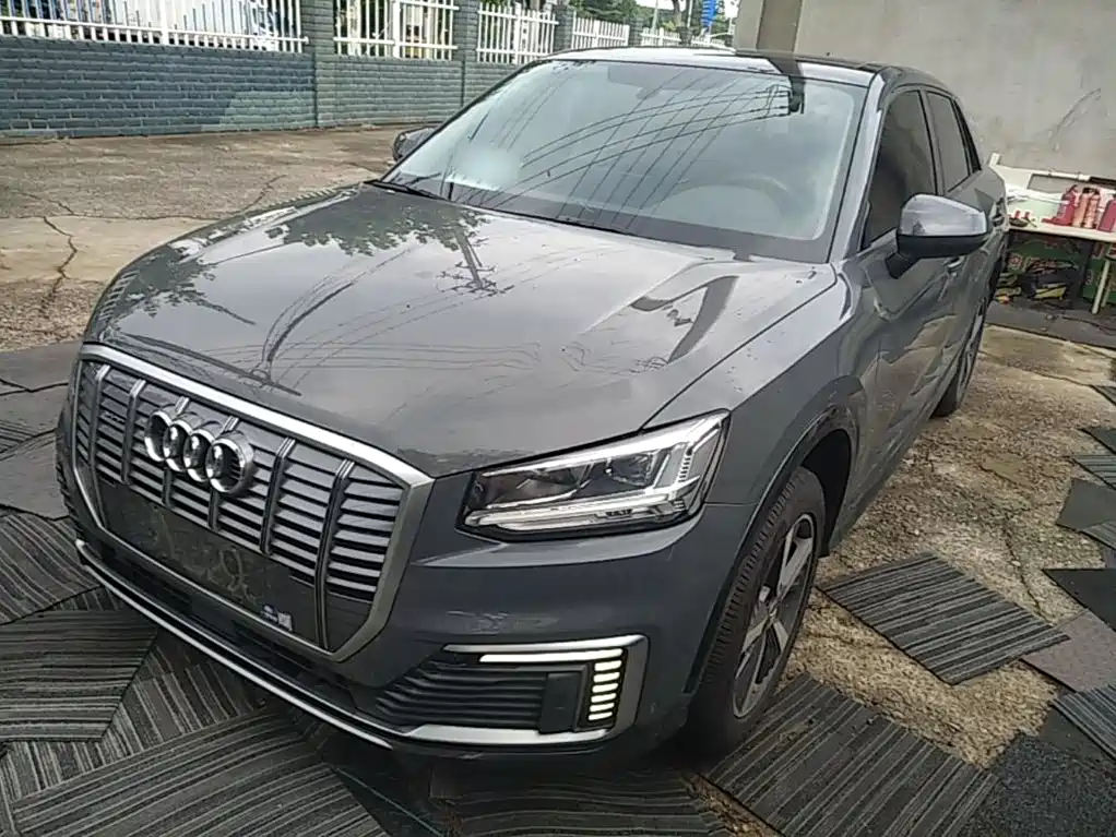 Audi Q2L E-Tron 2021