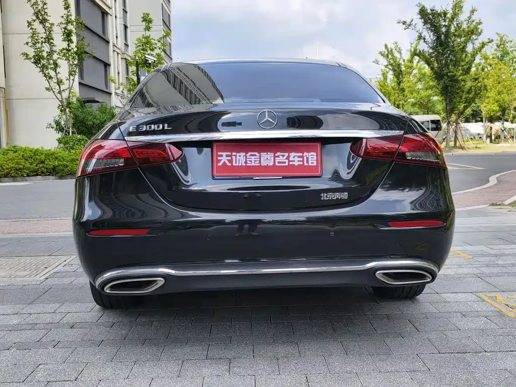 Mercedes-Benz E-Class 2023 — фото 19