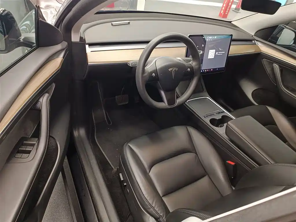 Tesla Model Y 2021 — фото 16