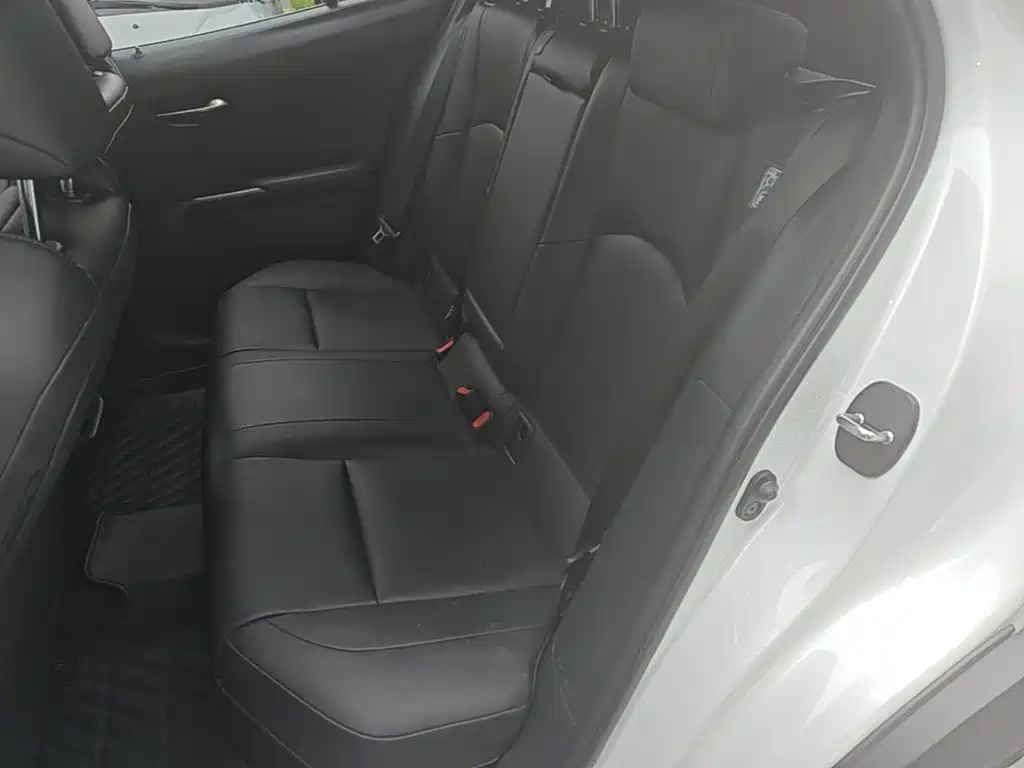 Lexus UX 2020 — фото 17