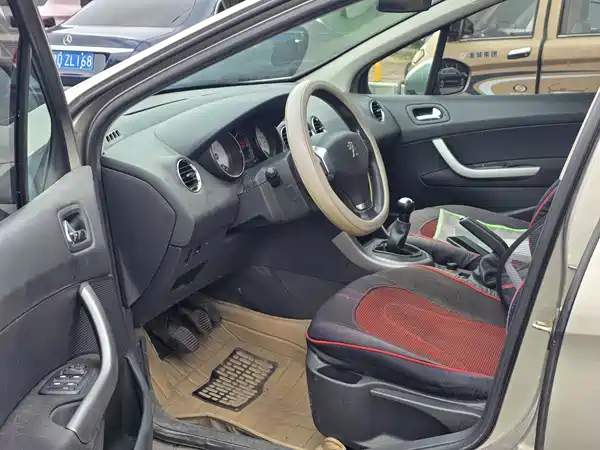 Peugeot 408 2013