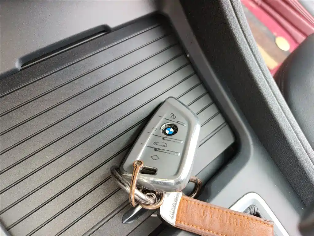 BMW 1 Series 2018 — фото 9