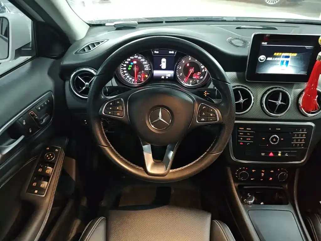 Mercedes-Benz GLA 2017 — фото 11
