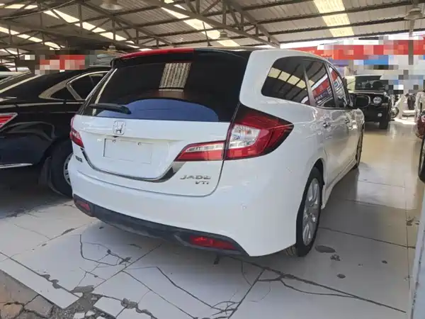 Honda Jade 2015