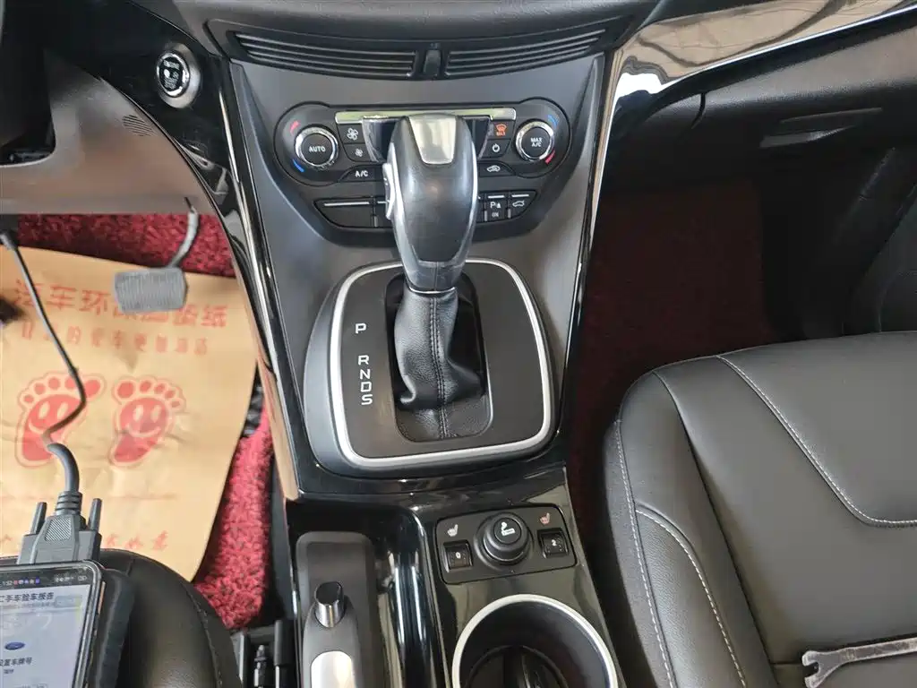 Ford Kuga 2016 — фото 14