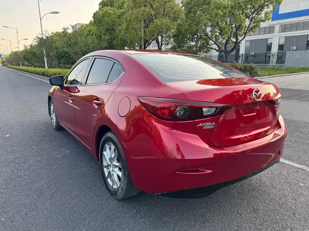 Mazda 3 Axela 2019 — фото 6
