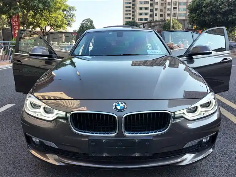 BMW 3 Series 2017 — фото 10