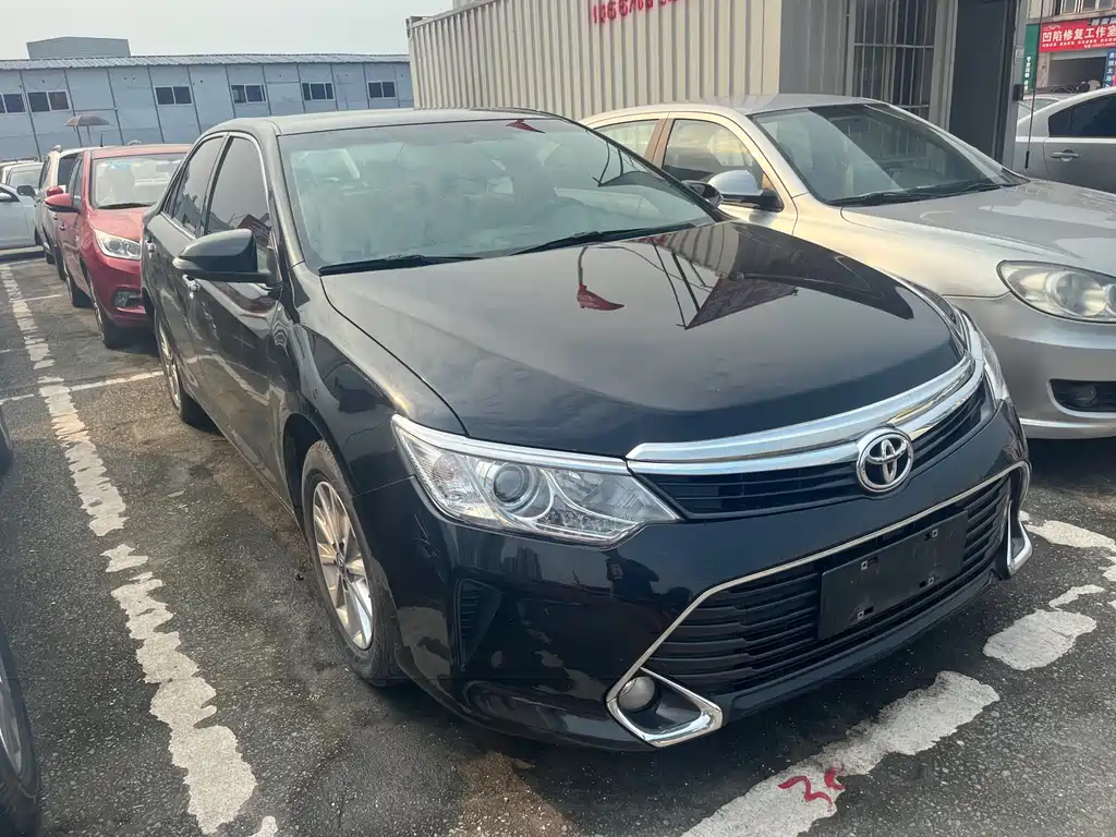 Toyota Camry 2017 — фото 3