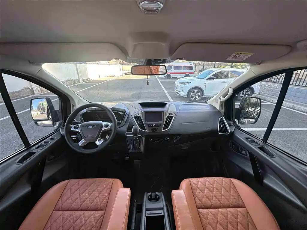 Ford Tourneo 2023 — фото 12
