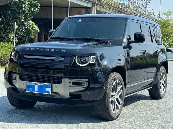 Land Rover Defender 2023