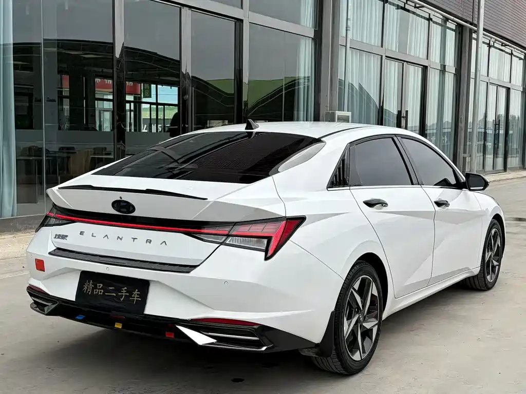 Hyundai Elantra 2021 — фото 6