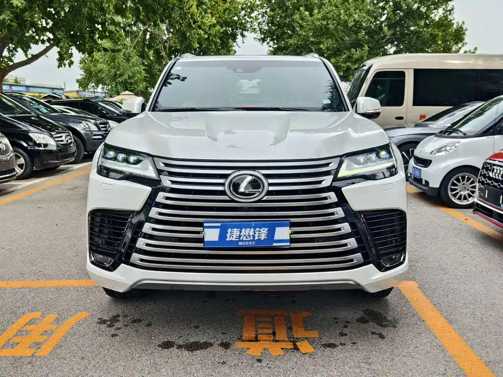 Lexus LX 2023 — фото 2