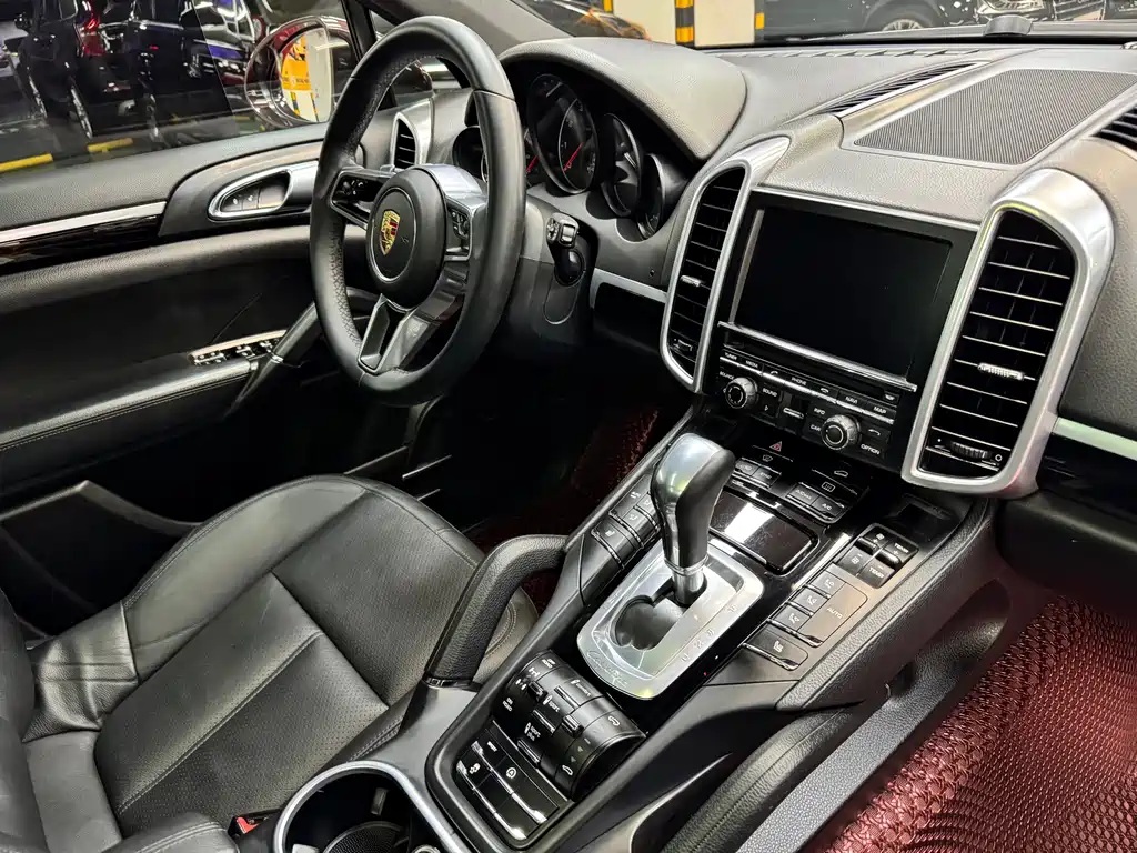 Porsche Cayenne 2015 — фото 12