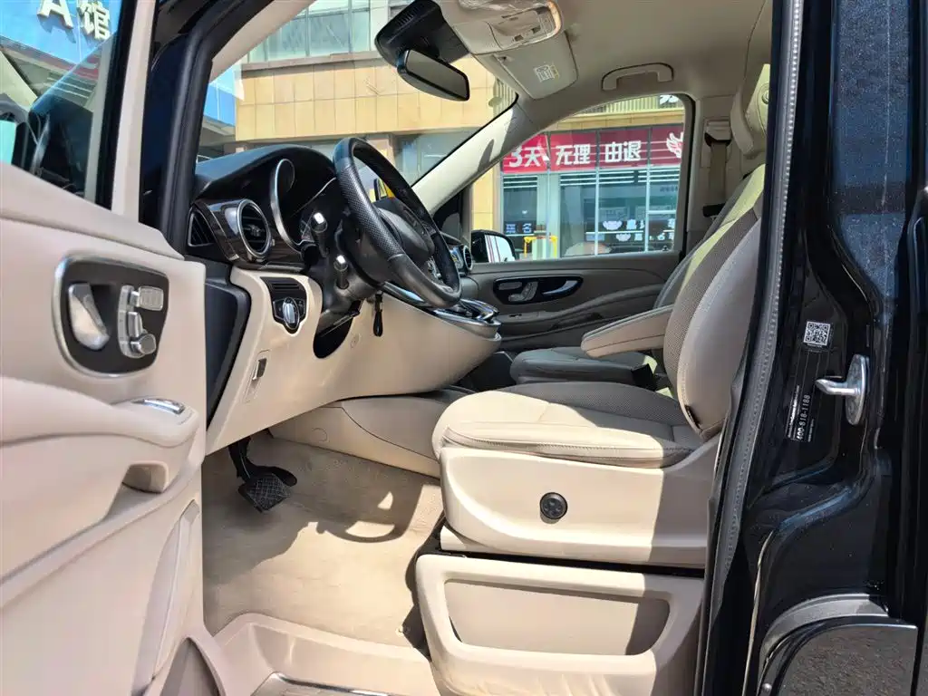 Mercedes-Benz V-Class 2020 — фото 7