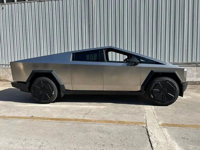 Tesla — фото 7