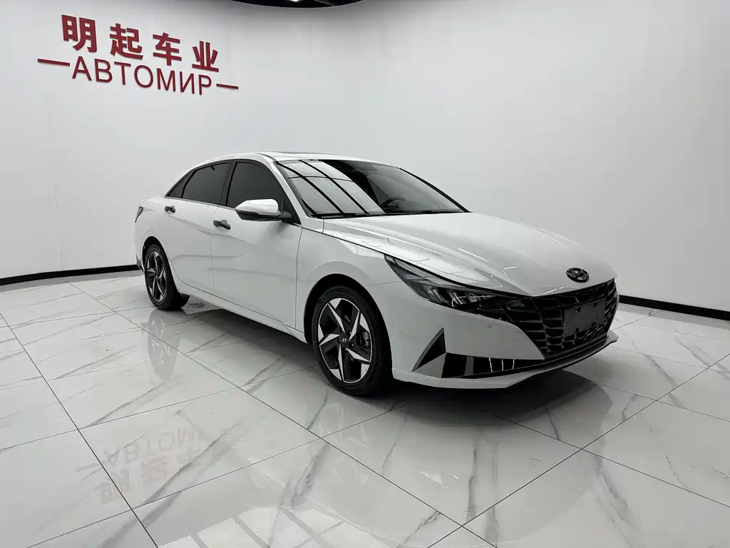 Hyundai Elantra 2023