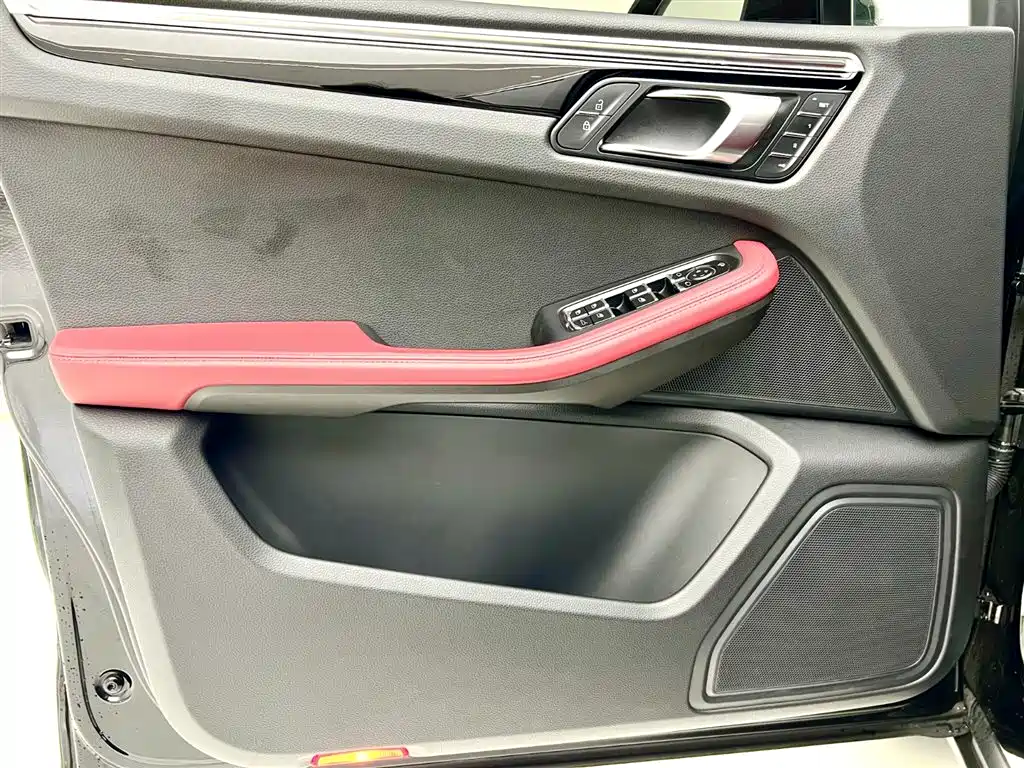 Porsche Macan 2023 — фото 13