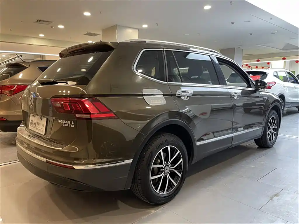 Volkswagen Tiguan L 2018 — фото 10