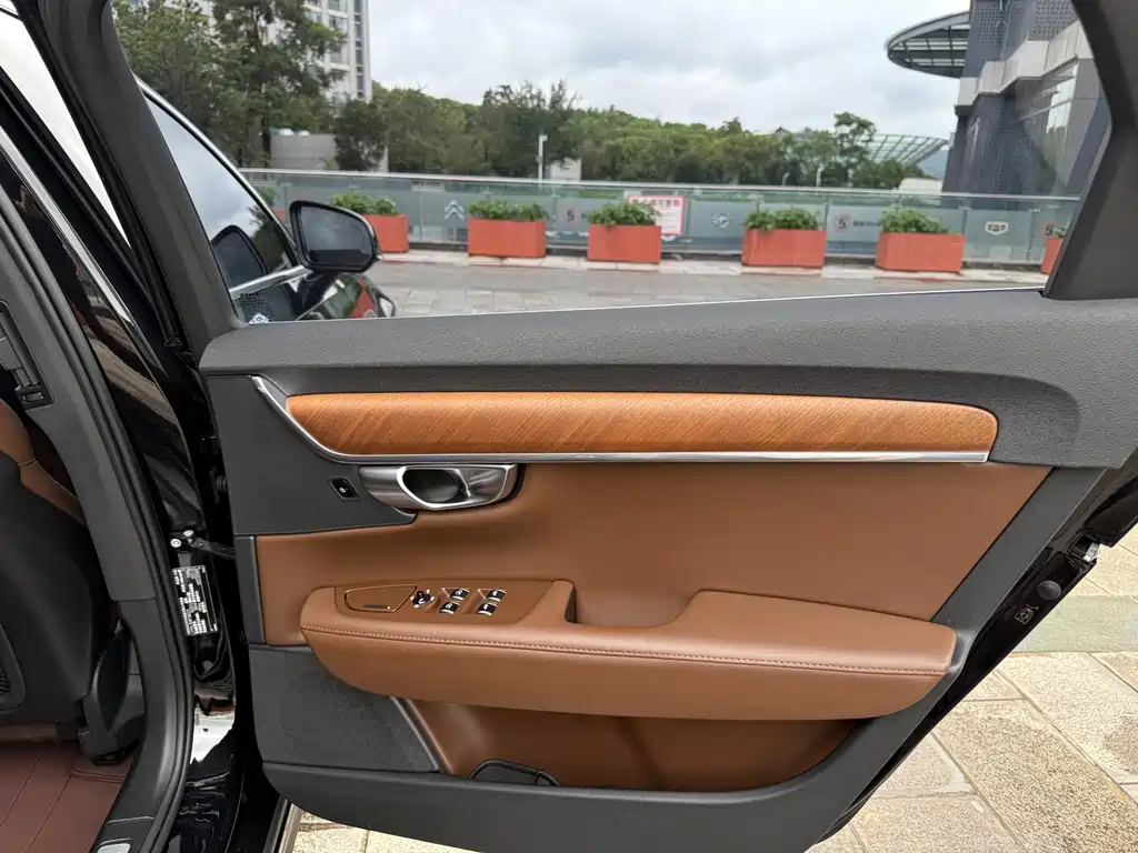 Volvo S90 2023 — фото 26