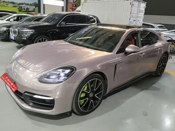Porsche Panamera 2021