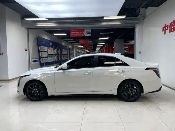 Cadillac CT4 2023