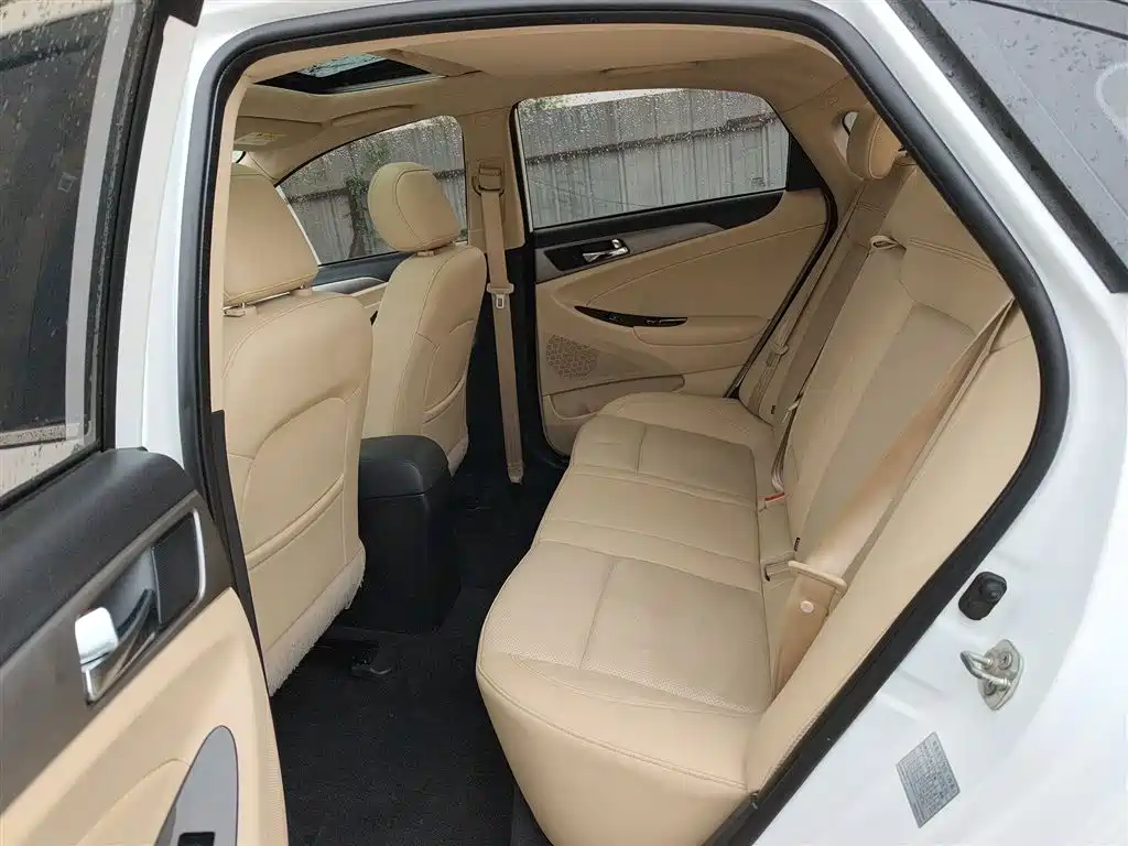 Changan Eado 2016 — фото 17