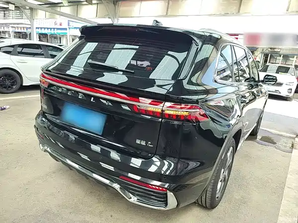 Geely Xingyue L 2025