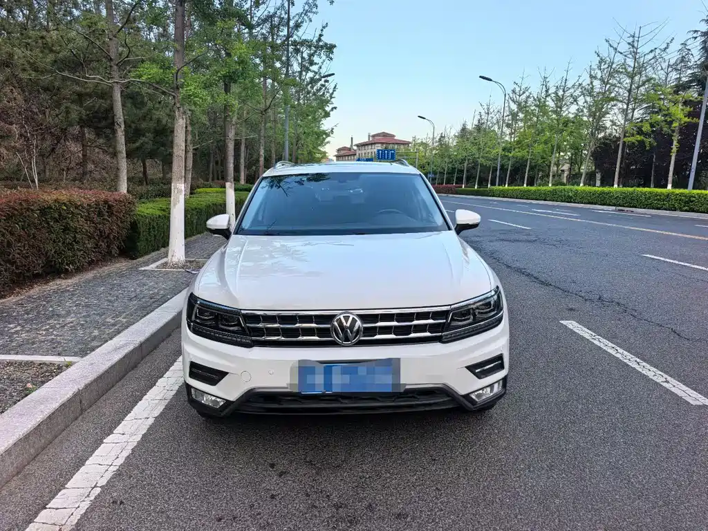 Volkswagen Tiguan L 2018 — фото 2