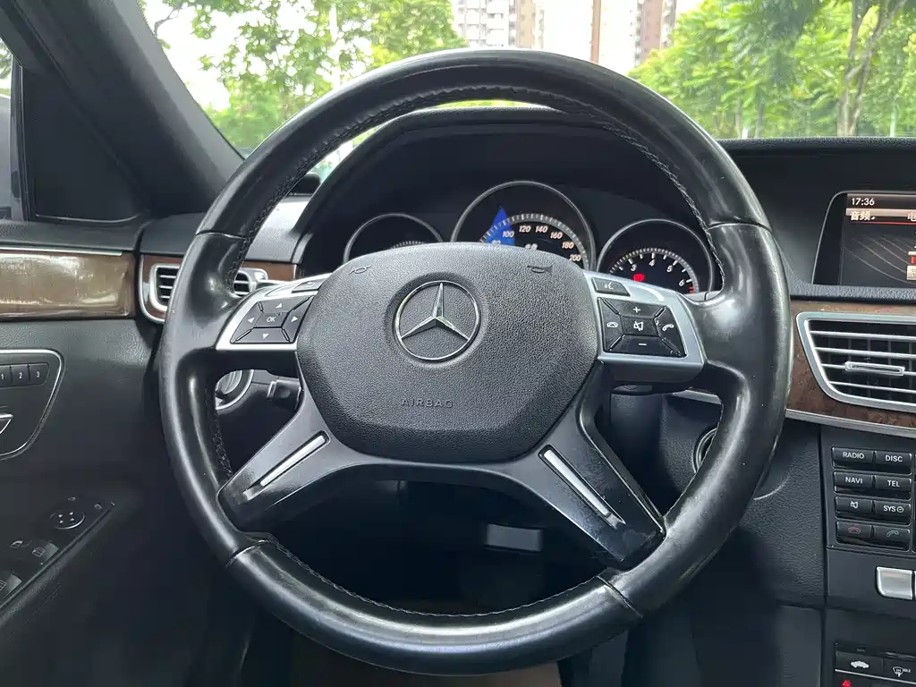 Mercedes-Benz E-Class 2014 — фото 11