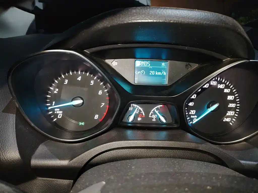 Ford Kuga 2015 — фото 4