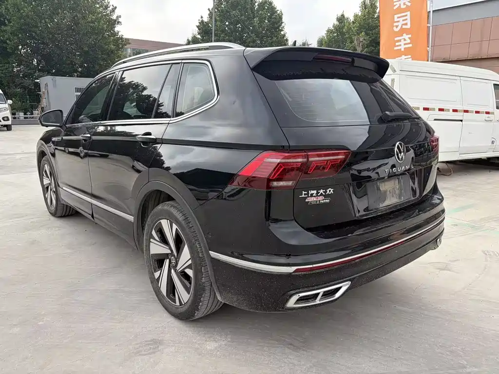 Volkswagen Tiguan L 2023 — фото 7
