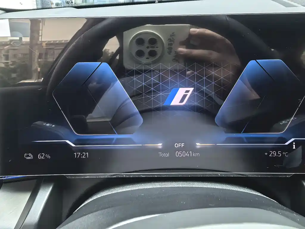 BMW i5 2025 — фото 9
