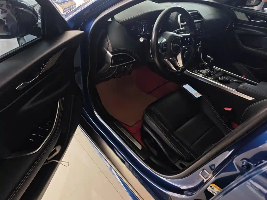 Jaguar XEL 2023 — фото 16