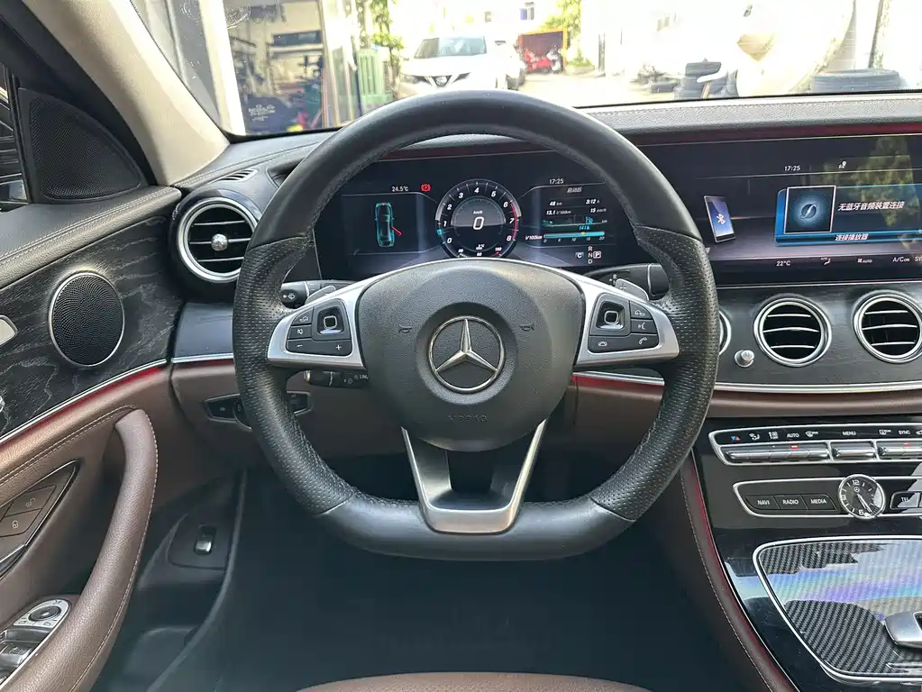 Mercedes-Benz E-Class 2017 — фото 13