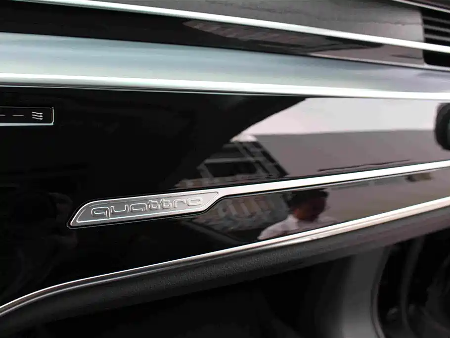 Audi A8 2021 — фото 15