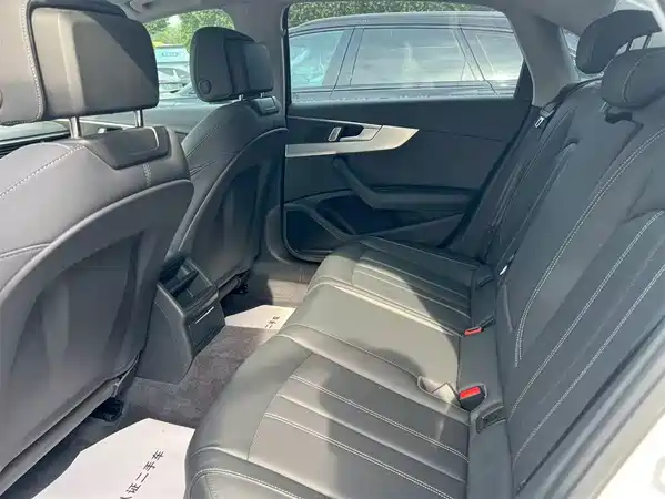 Audi A4L 2023
