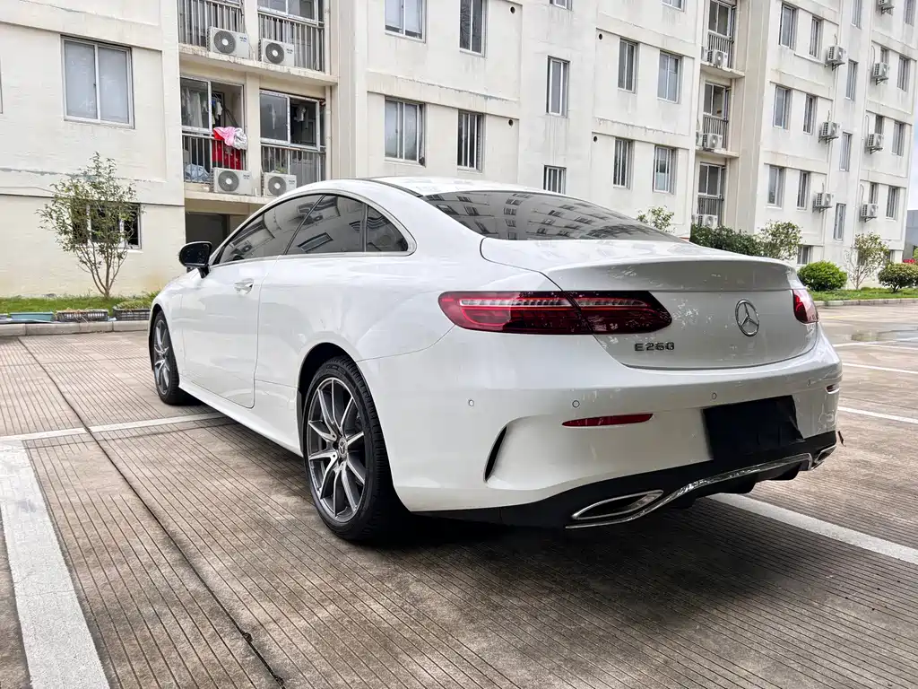 Mercedes-Benz E-Class 2023 — фото 22