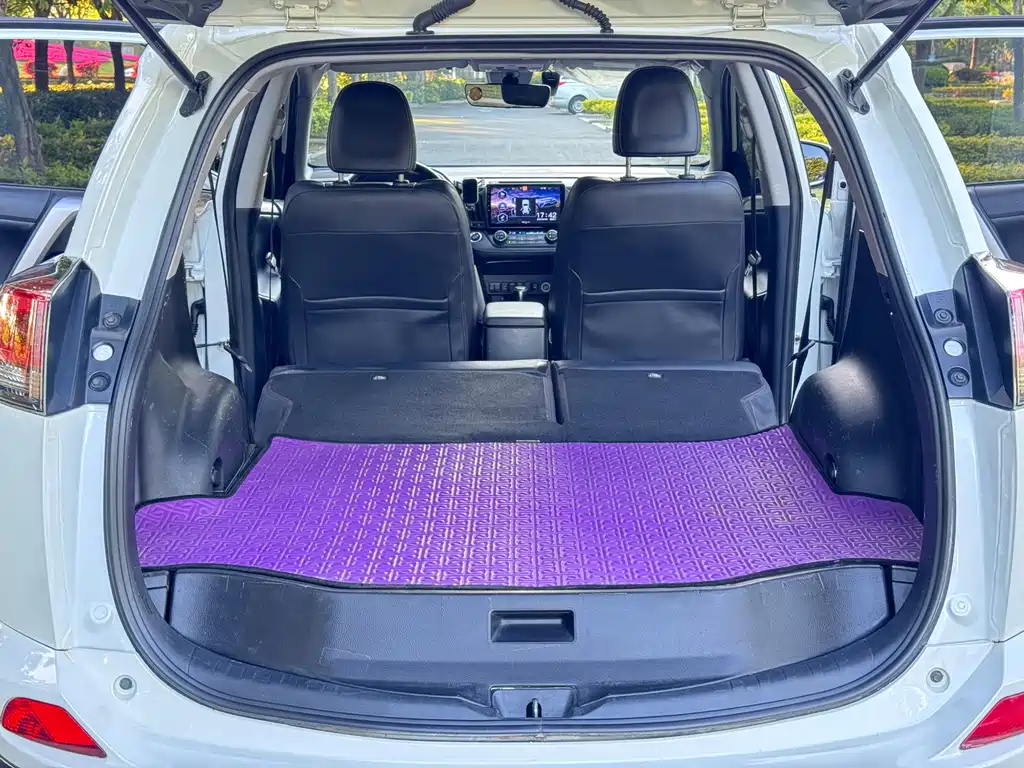 Toyota RAV4 2019 — фото 20