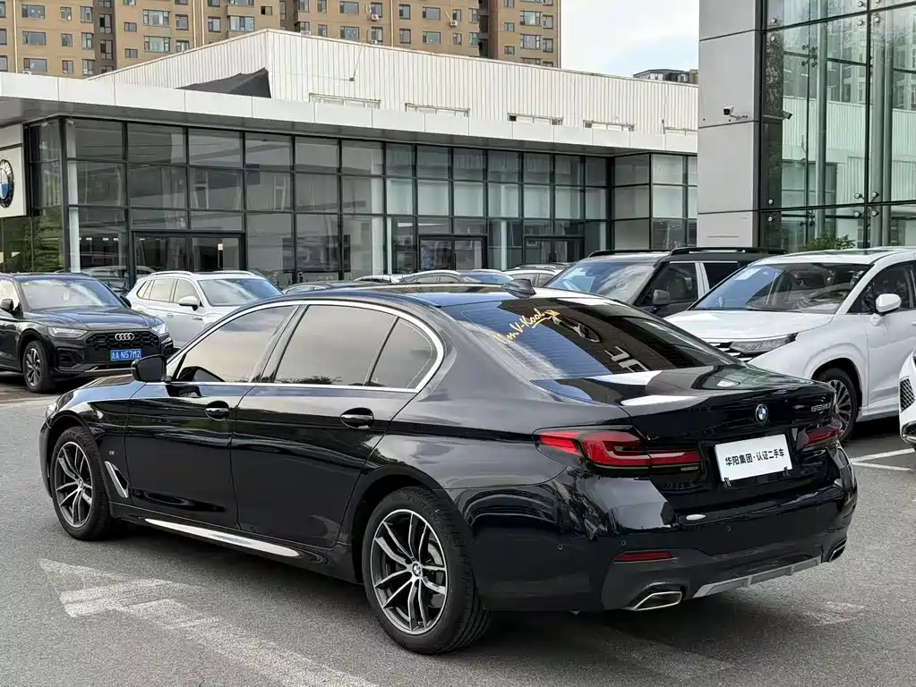 BMW 5 Series 2023 — фото 11