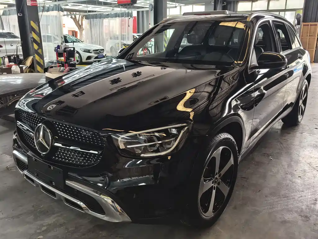 Mercedes-Benz GLC 2022 — фото 1