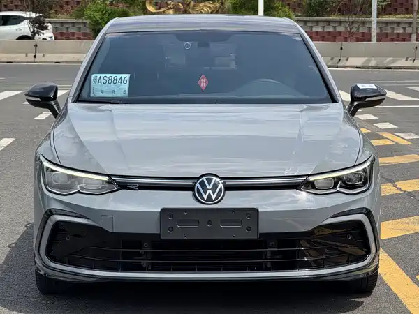 Volkswagen Golf 2021