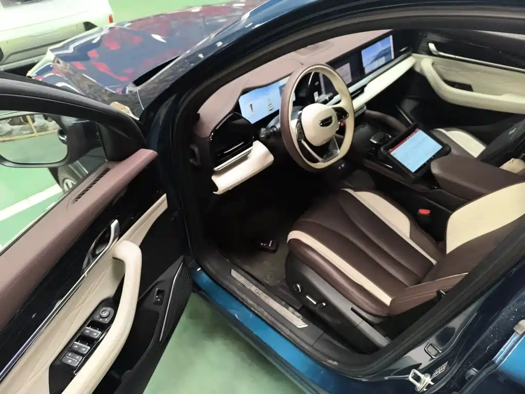 Geely Xingyue L 2025 — фото 12