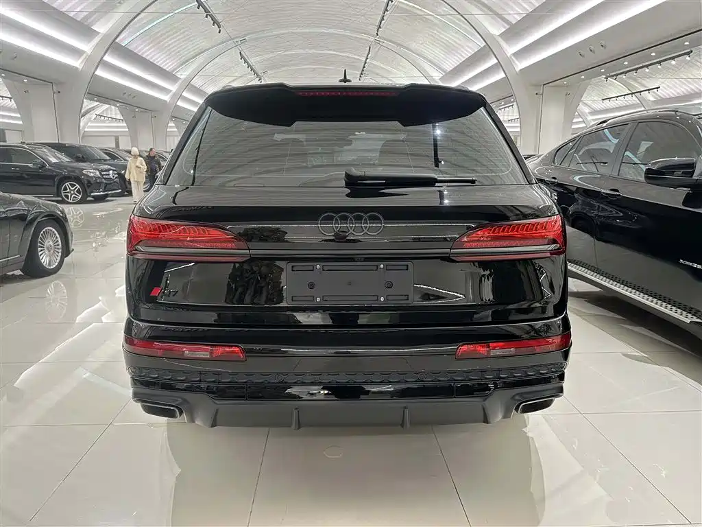 Audi Q7 2025 — фото 15