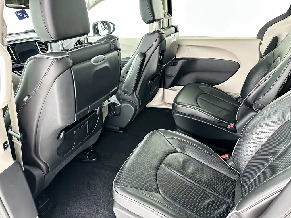 Chrysler Grand Voyager PHEV 2025 — фото 10
