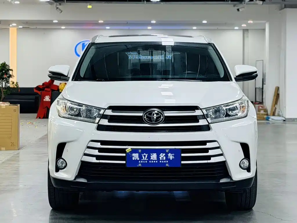Toyota Highlander 2021 — фото 2