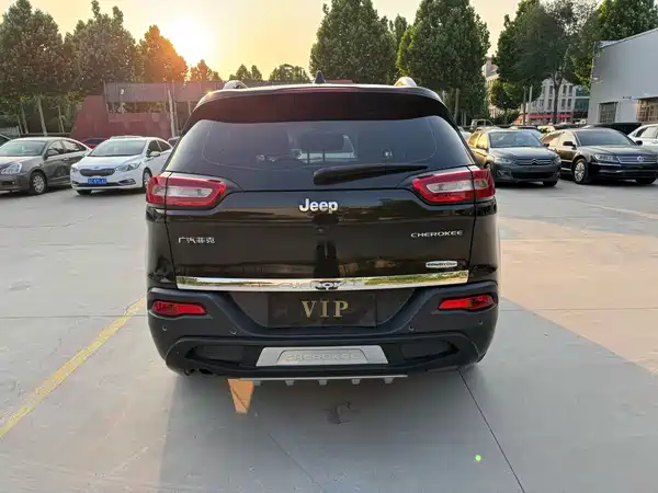 Jeep Cherokee 2016