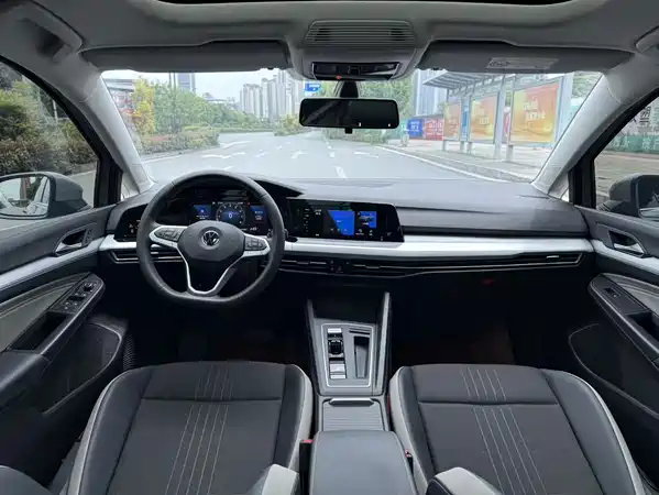 Volkswagen Golf 2021