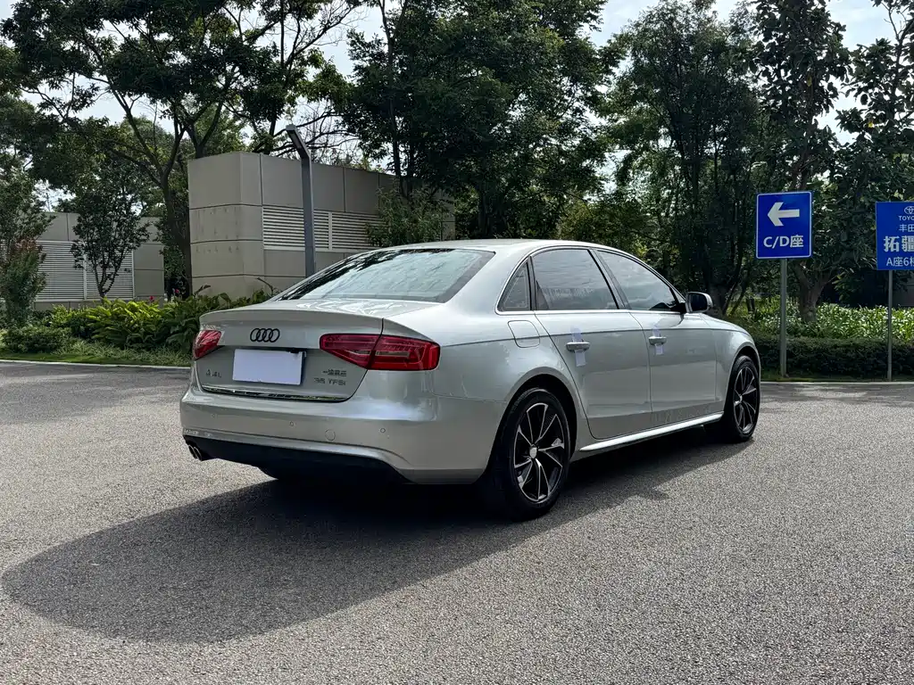 Audi A4L 2016