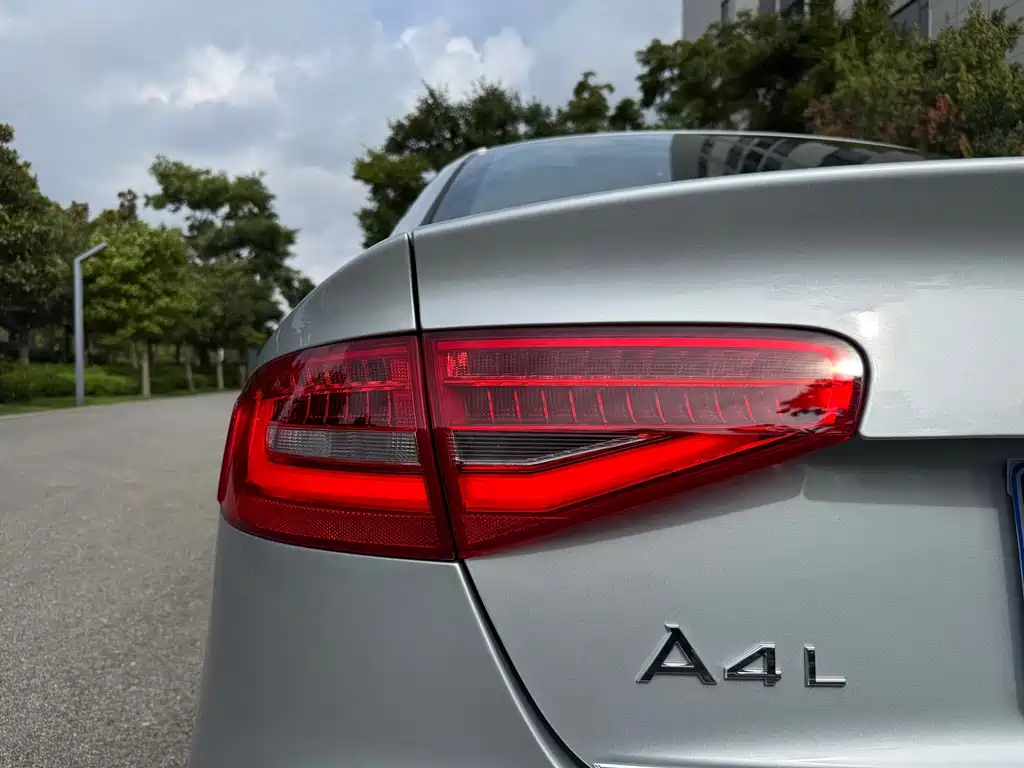 Audi A4L 2016 — фото 30