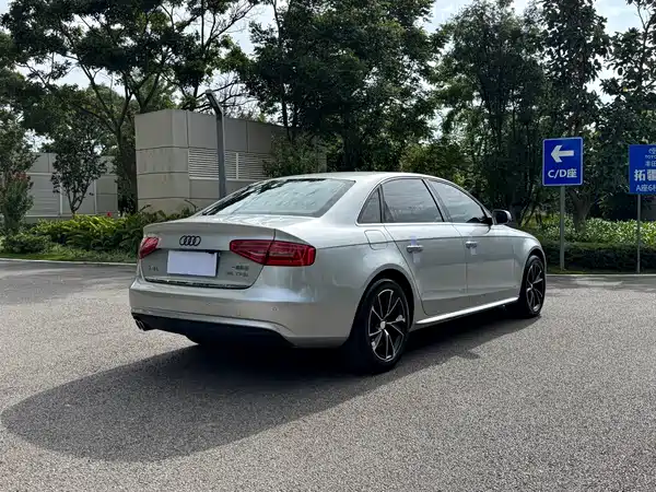 Audi A4L 2016